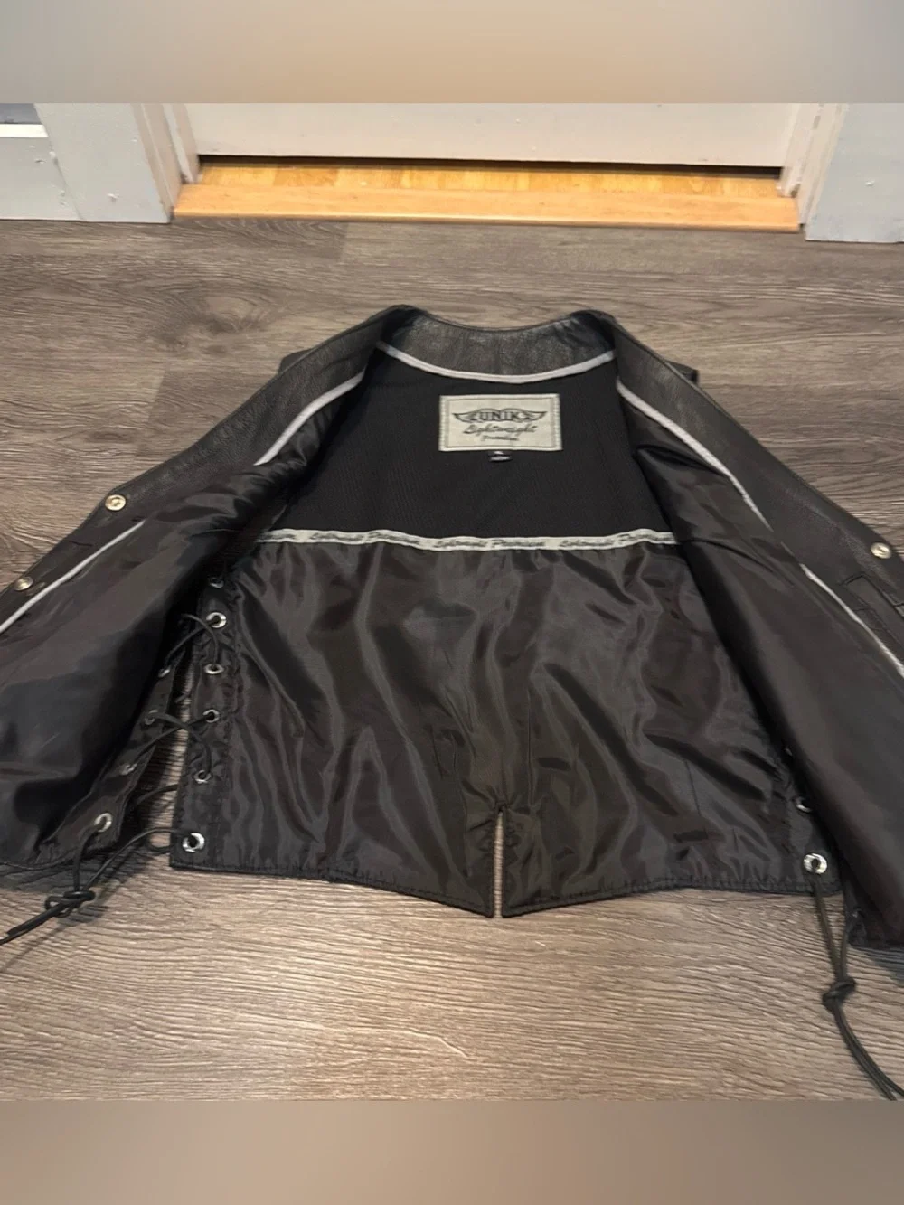 Unik Women’s Vest Leather